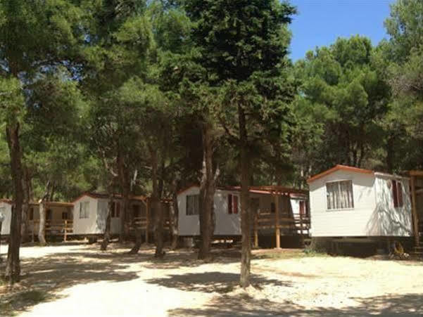 Camp Porat Hotel ปอฟเลียนา ภายนอก รูปภาพ
