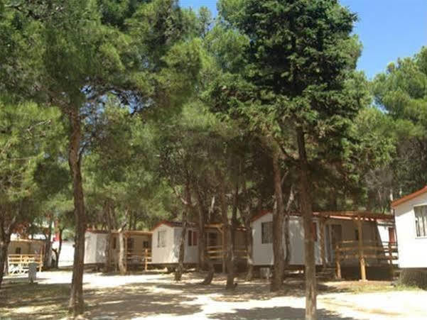 Camp Porat Hotel ปอฟเลียนา ภายนอก รูปภาพ