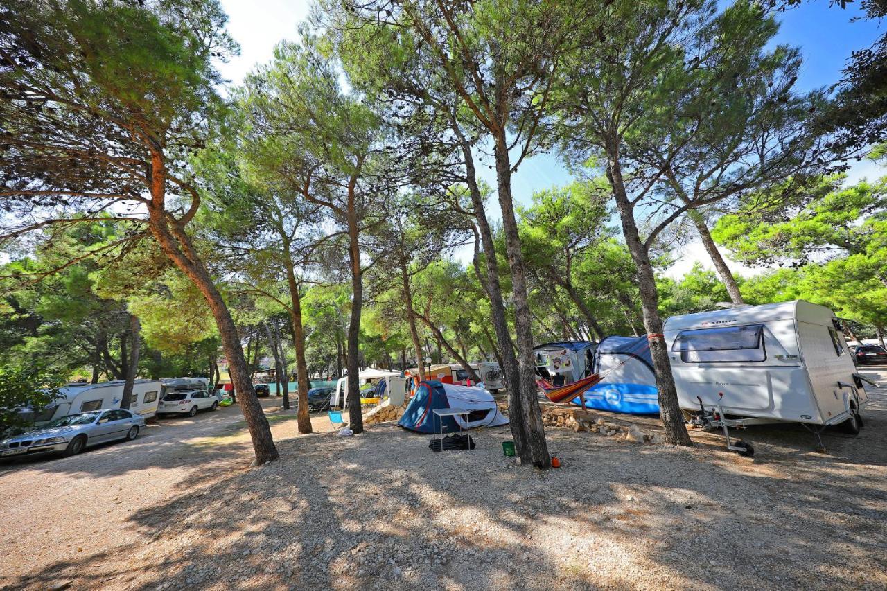 Camp Porat Hotel ปอฟเลียนา ภายนอก รูปภาพ