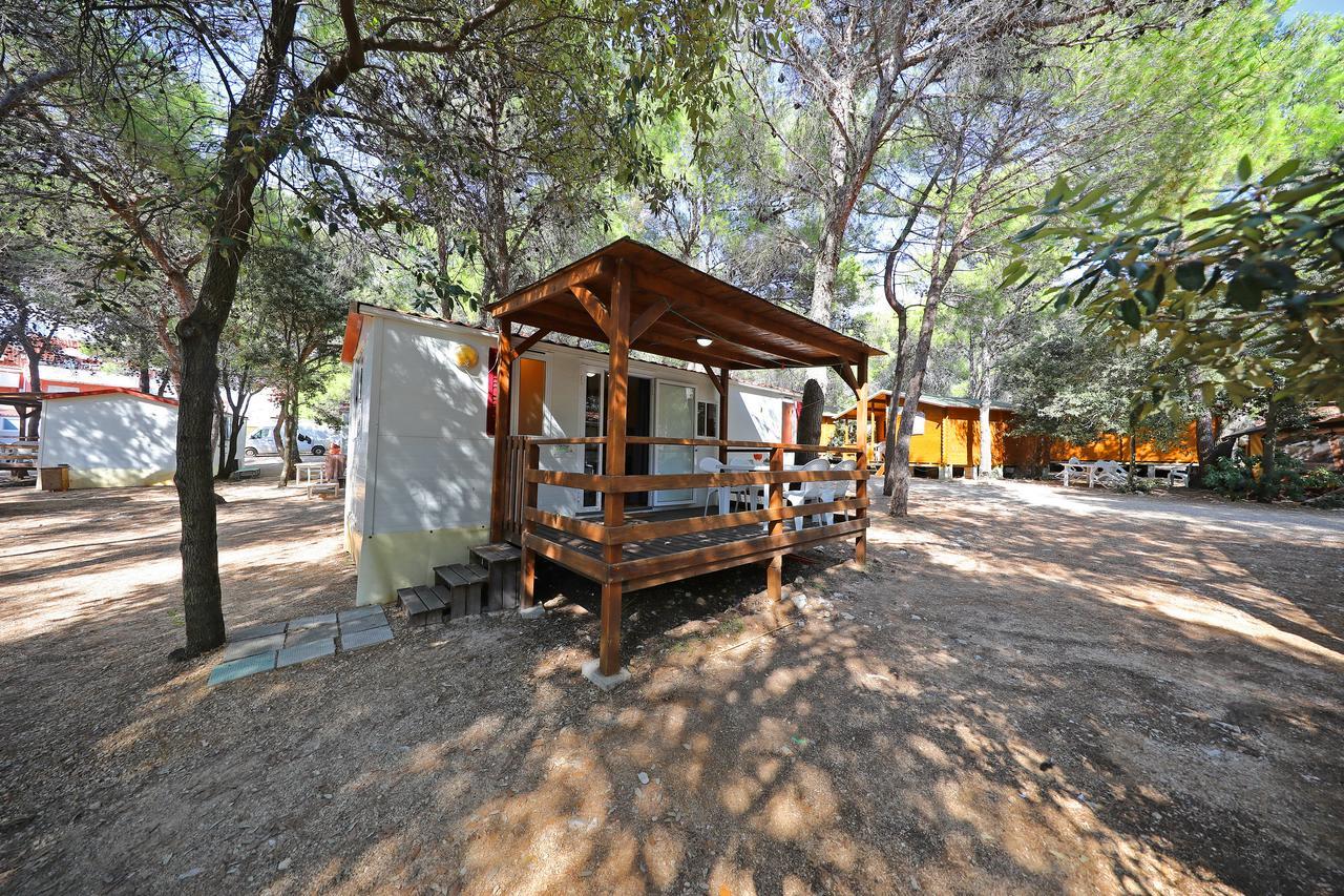 Camp Porat Hotel ปอฟเลียนา ภายนอก รูปภาพ