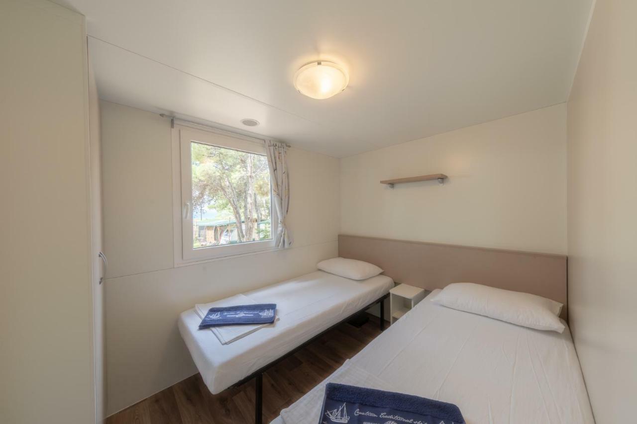 Camp Porat Hotel ปอฟเลียนา ภายนอก รูปภาพ